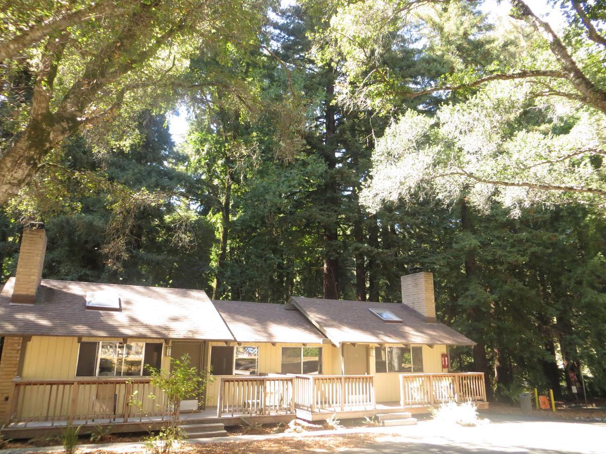 大苏尔山林小屋 外观 照片